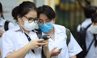 Phổ điểm tiếng Anh 'lạ lùng' nhất mùa thi: Chất lượng không thuộc về nhà trường? 