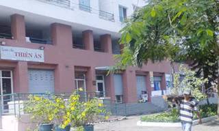 Dùng súng giả, cướp 22.000 USD