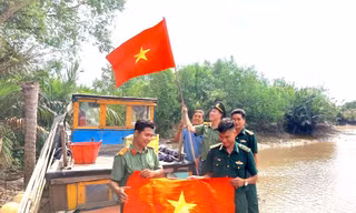 Tuổi trẻ công an Sóc Trăng với chương trình 'Tháng ba biên giới - Biên cương Tổ quốc tôi' 