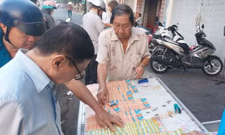 Vé xổ số 39 - 79 'cháy hàng' ngày vía Thần tài