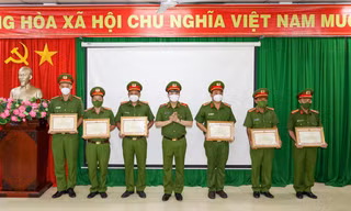 Bộ Công an tặng bằng khen cho đơn vị phá đường dây đánh bạc trăm tỷ ở miền Tây 