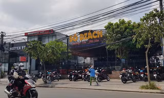 Xông vào quán nhậu đâm chém loạn xạ, nhiều người bị thương