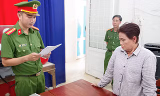 U70 cầm đầu đường dây môi giới mại dâm người dưới 18 tuổi: Khởi tố 25 đối tượng