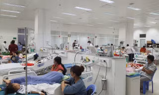 Hơn 50 học sinh ở Kiên Giang nhập viện sau bữa ăn trưa
