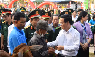 Chủ tịch nước Võ Văn Thưởng dự chương trình 'Xuân Biên phòng ấm lòng dân bản'
