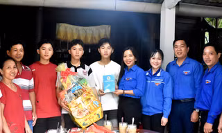 3 anh em ruột tên 'Tấn, Tài, Lộc' tình nguyện cùng nhập ngũ 1 ngày
