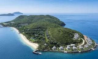 Thu phí từ 6.000 - 10.000 đồng/người khi du khách tham quan vịnh Nha Trang