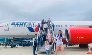 Hơn 230 khách Nga đến Nha Trang trên chuyến bay charter