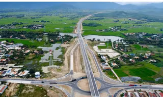 Diện mạo cao tốc Vân Phong - Nha Trang chuẩn bị đưa vào khai thác từ ngày 30/4