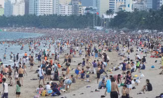 10 hành vi bị cấm ở khu vực bờ biển Nha Trang