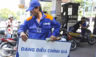 Thuế BVMT với giá xăng giảm 2.000 đồng/lít từ ngày 1/4. ảnh minh hoạ 