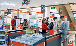 Bộ Tài chính đang nghiên cứu giảm thuế VAT năm 2024. (Ảnh minh hoạ, ST). 
