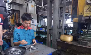 Dự thảo Luật Công nghiệp trọng điểm đề xuất nhiều chính sách hỗ trợ doanh nghiệp. Trong ảnh, một doanh nghiệp cơ khí. 