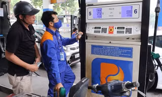 Giá xăng giảm lần thứ 8 liên tiếp từ đầu năm 2020. ảnh minh họa 