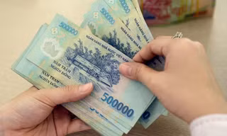 Tăng lương 30%, nhiều người phải đóng thuế thu nhập cá nhân nhiều hơn. (Ảnh minh hoạ). 