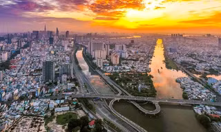Đầu tàu kinh tế 'cài số lùi' tăng trưởng và điều hy hữu chưa từng xảy ra