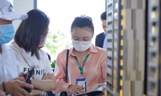 Doanh nghiệp địa ốc: Nhiều người 'ngồi chơi', có nơi 'bay' cả nghìn lao động