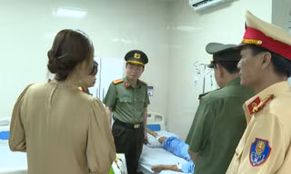 Một cảnh sát bị 'quái xế' tông bị thương