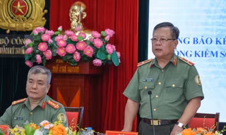 Bước chuyển mình về thủ tục xuất nhập cảnh