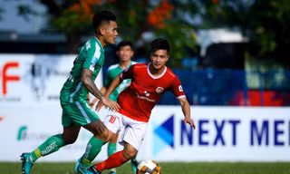 Martin Lò (áo đỏ), đủ điều kiện tham dự SEA Games 30, đang được VFF theo dõi rất kỹ.