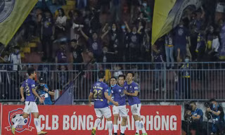 CLB Hà Nội có chiến thắng đầu tay ở LS V-League 2021 khi đánh bại Hải Phòng 2-0. 