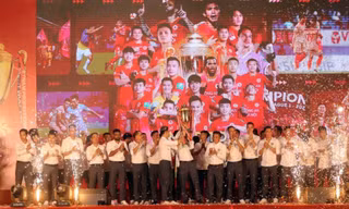 CAHN vô địch V-League ngay mùa giải đầu tiên thăng hạng. (ảnh CAHN)