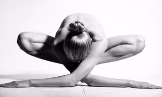Xuất hiện Yoga khoả thân ở Việt Nam?