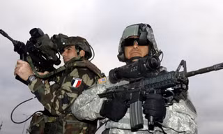 NATO đang gia tăng đề phòng Nga vì cuộc khủng hoảng Ukraine