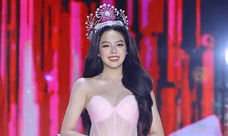 Điều chưa tiết lộ về màn chuyển giao vương miện giữa Thanh Thủy và Trúc Linh