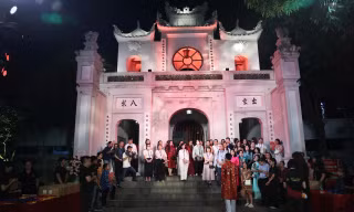 Tour đêm đền Quán Thánh có gì?