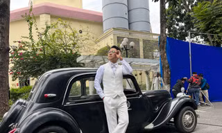 Tuấn Hưng bao rạp xem 'Đào, phở và piano'
