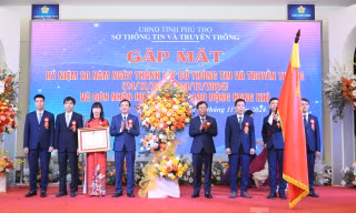 Sở Thông tin và Truyền thông Phú Thọ vinh dự đón nhận Huân chương Lao động hạng Nhì