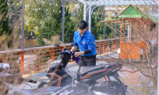 Thanh niên Phú Thọ rửa xe gây quỹ giúp trẻ nghèo đón Tết