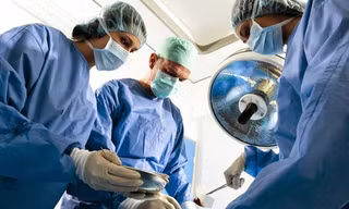 Điều trị ung thư đường tiêu hóa thì phẫu thuật chiếm vai trò chủ đạo và là lựa chọn hàng đầu. Ảnh minh hoạ: Internet