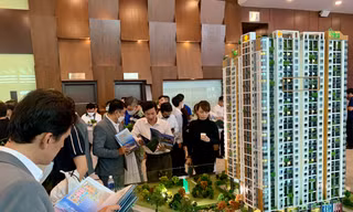 Bất động sản TPHCM tê liệt nhiều tháng, doanh nghiệp chật vật bán hàng tồn