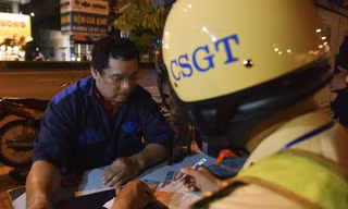 Tài xế uống 4 lon bia: 'CSGT phạt 7 triệu đồng tôi lấy gì đóng'