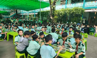 TPHCM: Học sinh được 'chấm điểm' nhà vệ sinh và bữa ăn bán trú