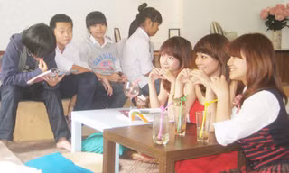Tại quán cà phê của cán bộ Đoàn Ảnh: D.N
