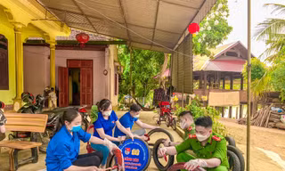 'Biến’ lốp xe thành biển cảnh báo đuối nước