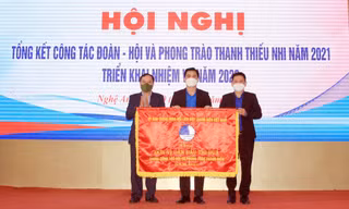 Tỉnh đoàn Nghệ An đón nhận Cờ thi đua đơn vị xuất sắc do Trung ương Đoàn trao tặng