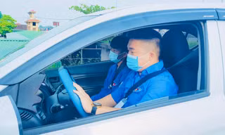 'Taxi miễn phí' kịp thời hỗ trợ thí sinh quên giấy tờ thi