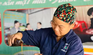 Hương Tết ở làng mật hơn 50 năm tuổi