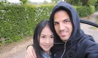 Fabregas tình tứ bên mỹ nữ Trung Hoa