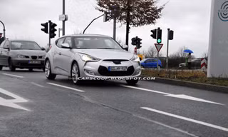Hyundai Veloster Coupe “nuy 100%” trên đường thử