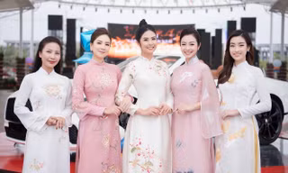 Hoa hậu Việt Nam 2016 'đọ sắc' áo dài cùng Hoa hậu châu Á tại Mỹ khiến netizen 'ngẩn ngơ'