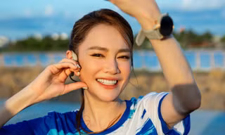 Dân mạng tranh luận việc Nhã Phương trang điểm kỹ khi tham gia giải chạy bộ