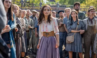 Dẫu thiếu vắng Katniss, tiền truyện "The Hunger Games" có nữ chính mạnh mẽ không kém