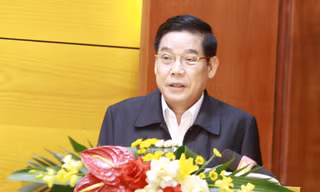Bí thư Tỉnh ủy Bắc Giang Nguyễn Văn Gấu phát biểu tại buổi gặp mặt.