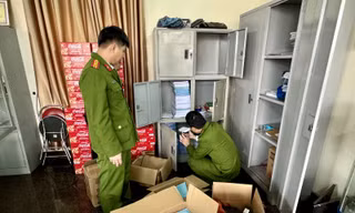 Cơ quan Cảnh sát điều tra Công an tỉnh Bắc Giang tiến hành hoạt động khám xét tại nơi làm việc của Đặng Mạnh Thắng.