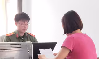 Công an tỉnh Bắc Giang xử phạt người phát tán thông tin sáp nhập cấp xã không đúng quy định. Ảnh: Công an Bắc Giang.